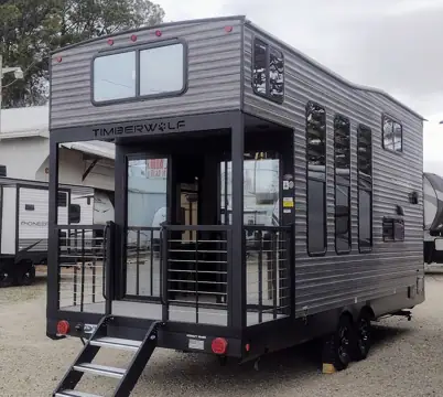 Chuck's RV Sales LLC photo 3