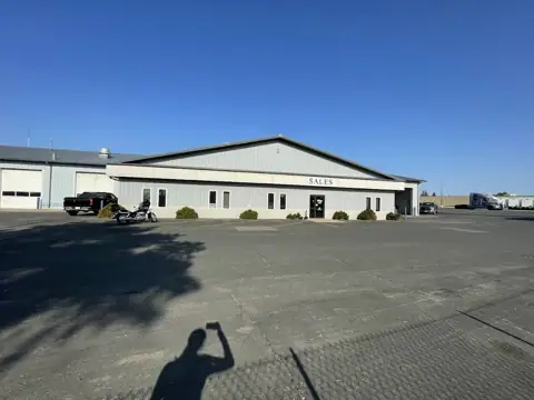 M&K Truck Centers - Sauk Rapids photo 2