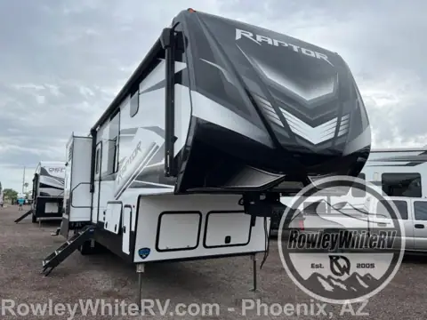 Rowley White RV photo 2