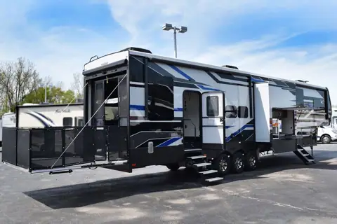 Simi Center - RV Repair & Body Paint photo 3