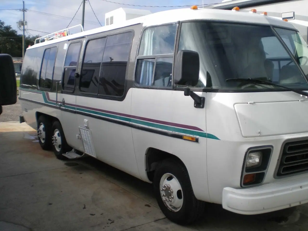 Golby Motor Company / Workhorse and GMC Motorhome Parts / Repair Specialist, RV repair in Sumterville