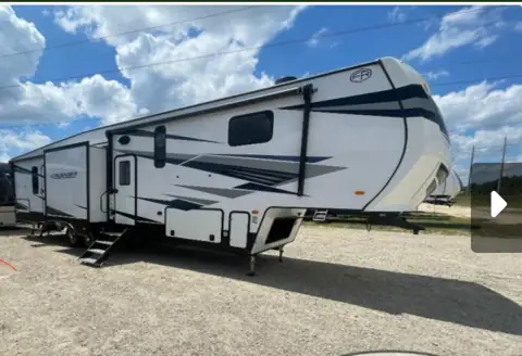 County Line Campers photo 3