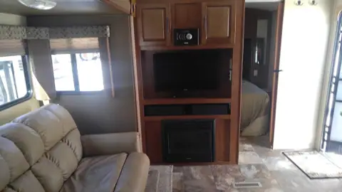 Bob's Camper & RV Inc in Williamstown, MA
