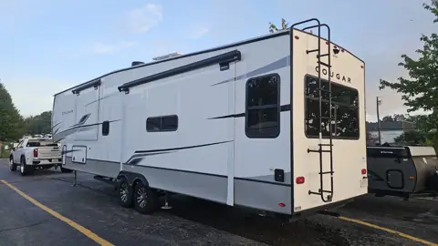 Blue Compass RV Auburn Hills photo 3