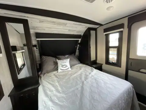 W/Out A Hitch Rvs photo 3