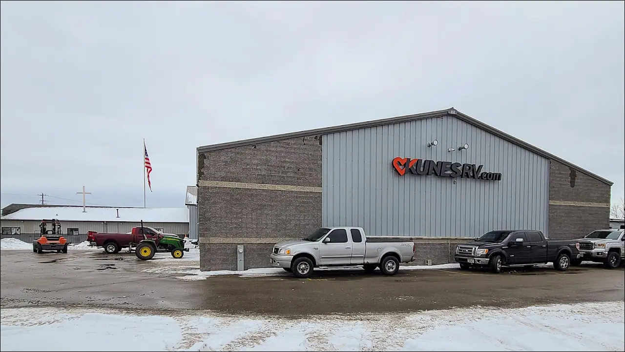 Kunes RV of Green Bay, RV repair in Suamico