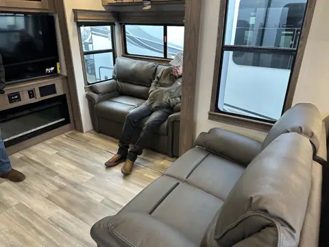 River City RV photo 2