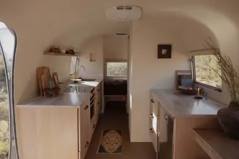 Patina Airstream photo 3