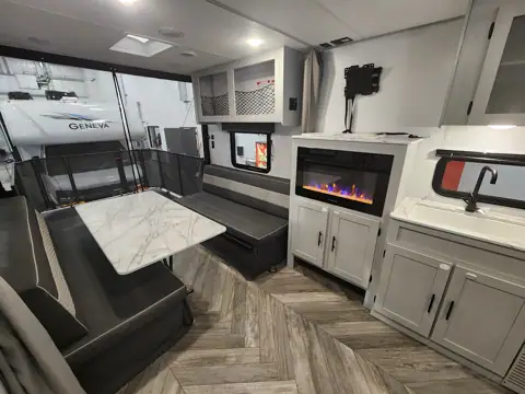 Blue Compass RV Newtown photo 3
