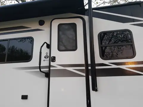 Universa RV Solutions - Mobile RV Repair & Maintenance photo 3