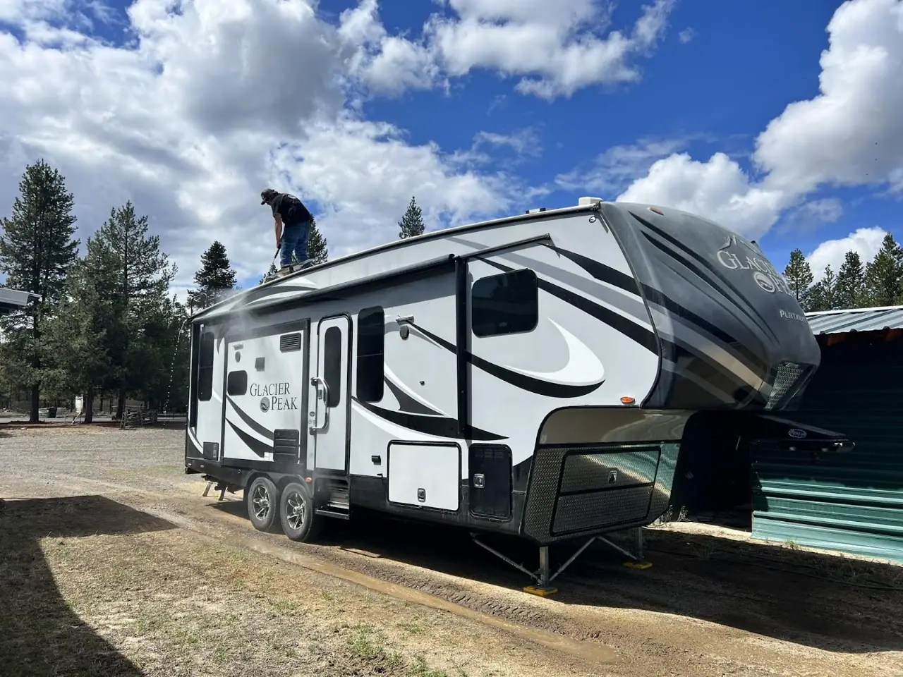Lucky Duck RV & Appliance Specialties, RV repair in La Pine