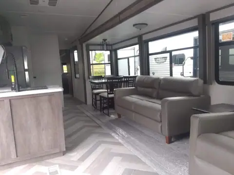 Oregon West RV Sales in Creswell, OR