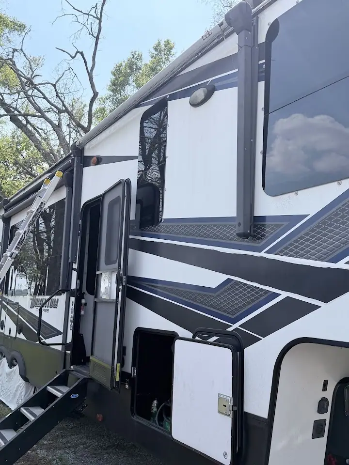 Refuge RV Repair & Care, RV repair in Glenmora