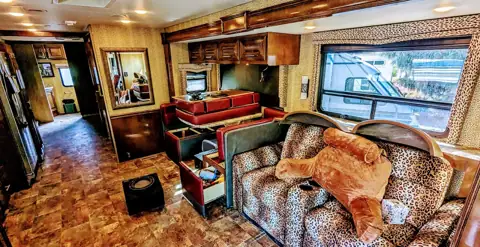 Justin Custom RV photo 2