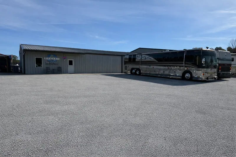 Reeves Custom Coaches Inc, RV repair in Waynesboro