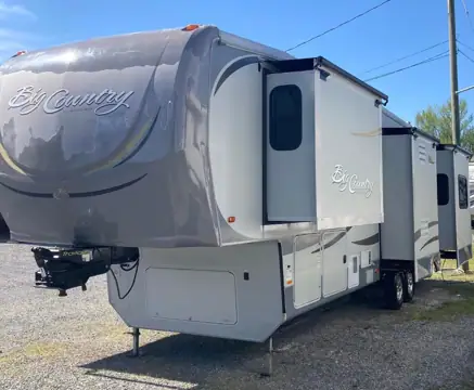 B&M Campers photo 3