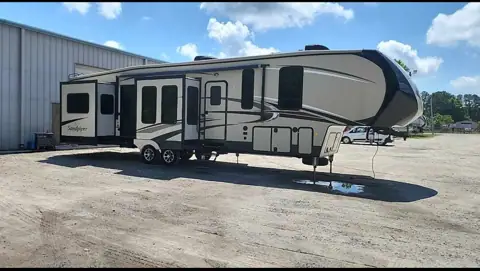 Triple R RV Repair photo 2
