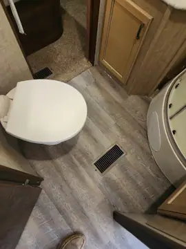 Qualls RV Repair photo 2